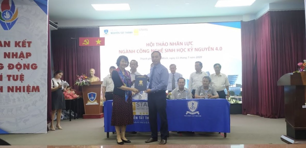 Lễ ký kết Thỏa thuận hợp tác giữa Trường Đại học Nguyễn Tất Thành và Viện Nghiên cứu Bông & Phát triển Nông nghiệp Nha Hố