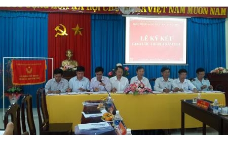 Khối thi đua các Cơ quan Trung ương trên địa bàn tỉnh Ninh Thuận ký kết giao ước thi đua năm 2018
